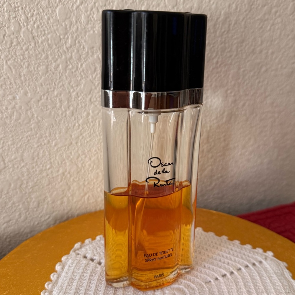 Oscar de la Renta perfume
